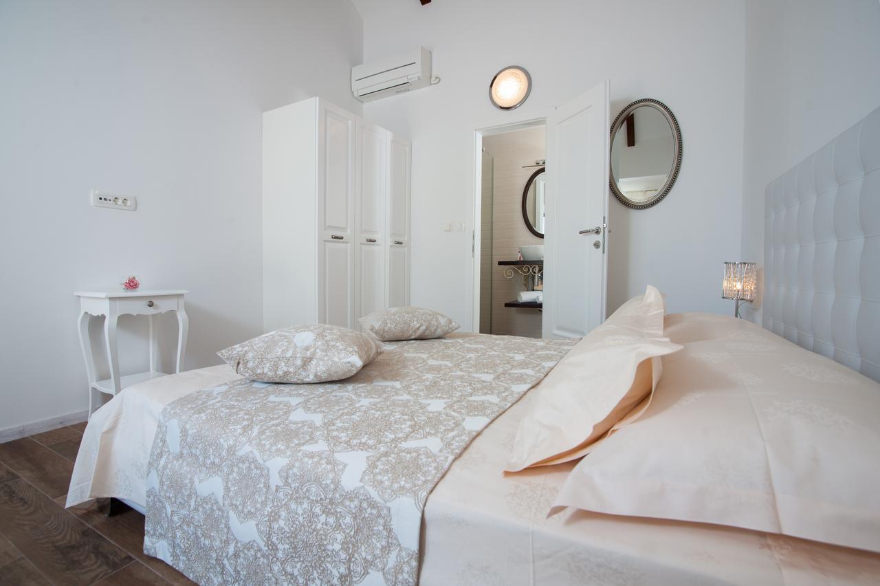 Luxury Villa Kate - In Lucice Bay With Turquoise Sea, Amazing Seaviews, And Heated Pool Milna  Eksteriør bilde