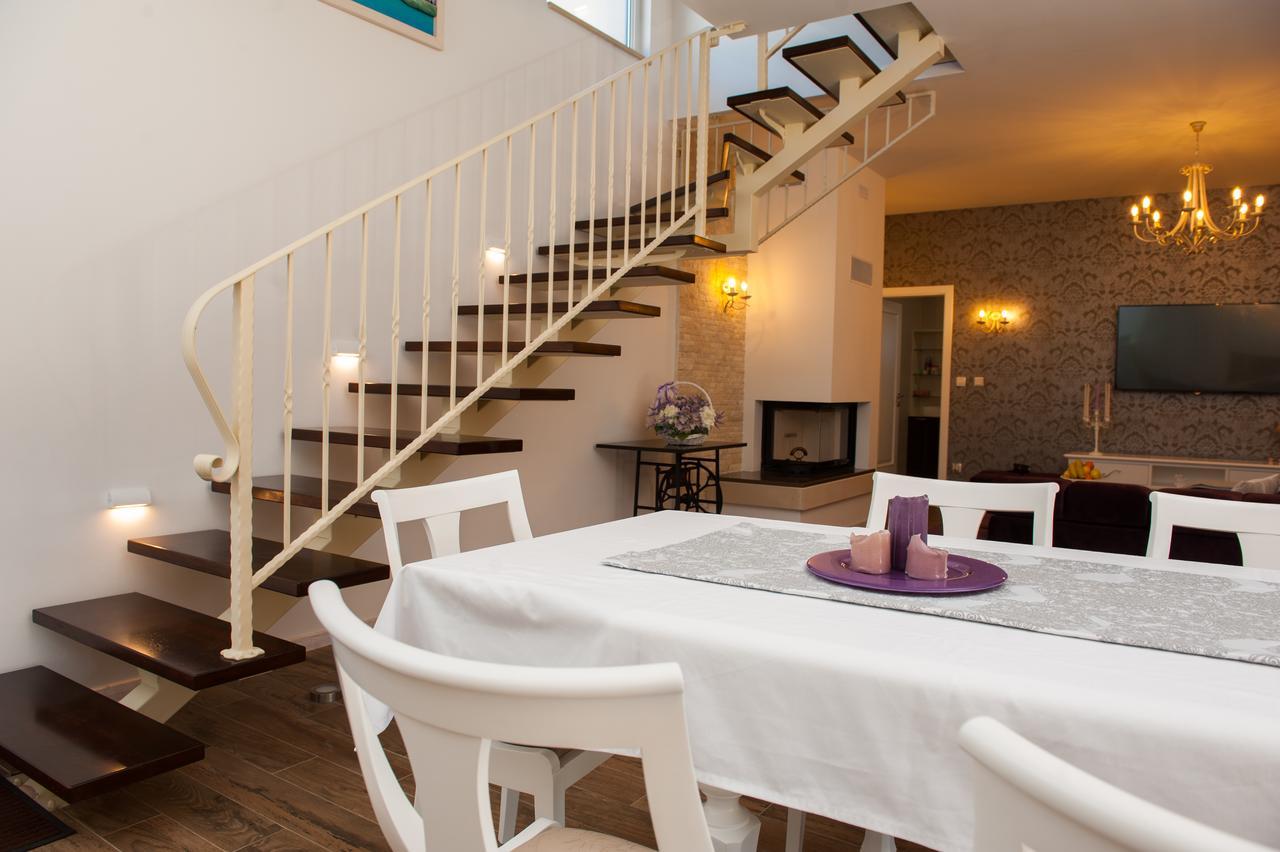 Luxury Villa Kate - In Lucice Bay With Turquoise Sea, Amazing Seaviews, And Heated Pool Milna  Eksteriør bilde