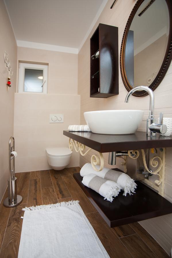 Luxury Villa Kate - In Lucice Bay With Turquoise Sea, Amazing Seaviews, And Heated Pool Milna  Eksteriør bilde
