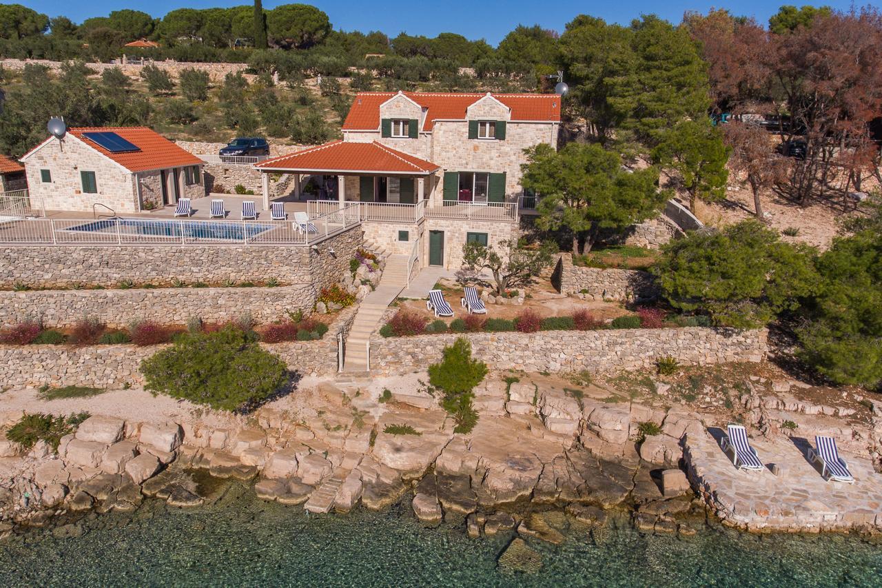 Luxury Villa Kate - In Lucice Bay With Turquoise Sea, Amazing Seaviews, And Heated Pool Milna  Eksteriør bilde