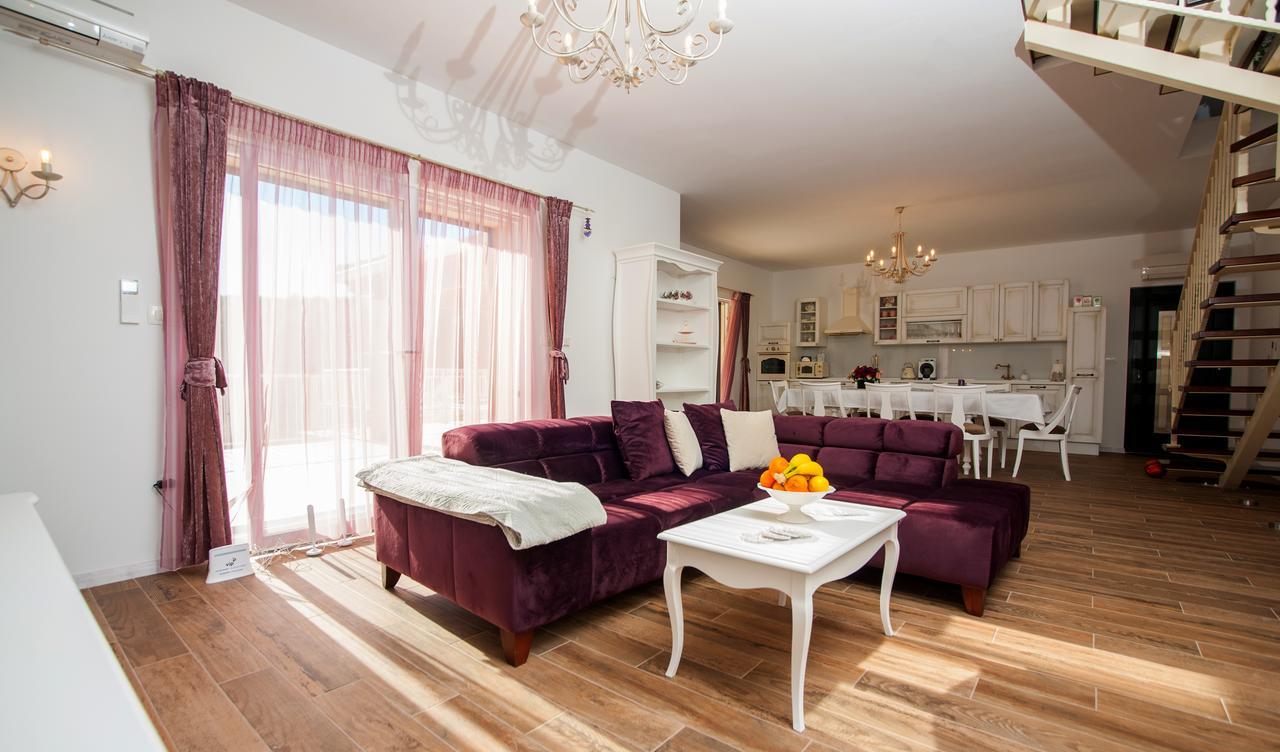 Luxury Villa Kate - In Lucice Bay With Turquoise Sea, Amazing Seaviews, And Heated Pool Milna  Eksteriør bilde