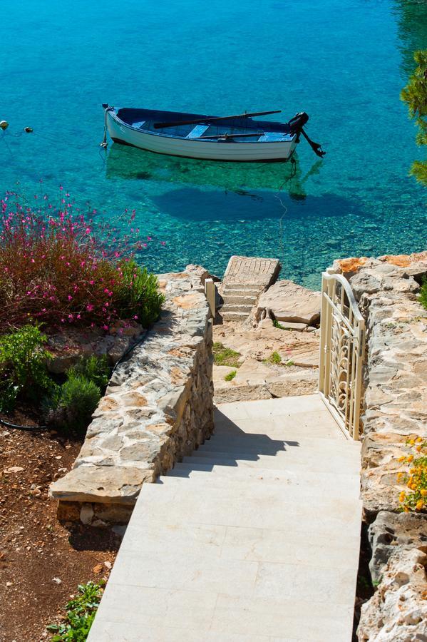 Luxury Villa Kate - In Lucice Bay With Turquoise Sea, Amazing Seaviews, And Heated Pool Milna  Eksteriør bilde