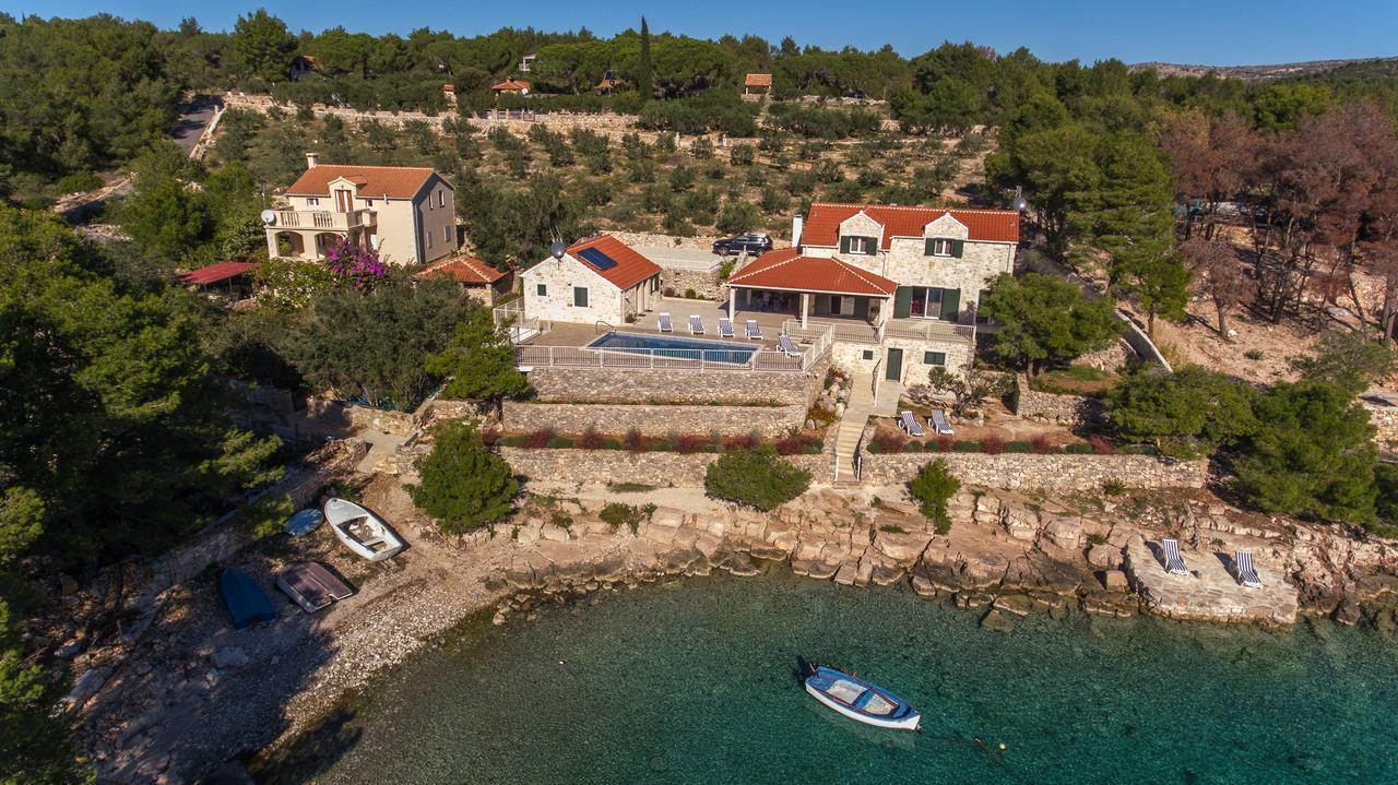 Luxury Villa Kate - In Lucice Bay With Turquoise Sea, Amazing Seaviews, And Heated Pool Milna  Eksteriør bilde