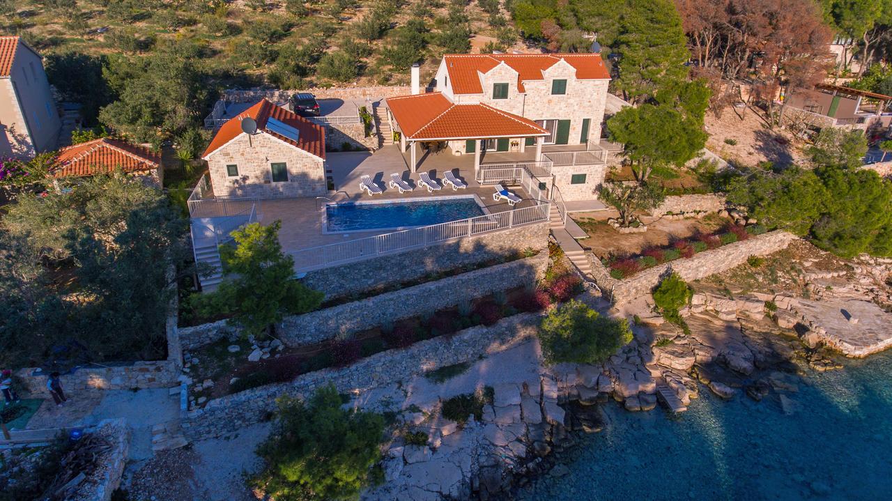 Luxury Villa Kate - In Lucice Bay With Turquoise Sea, Amazing Seaviews, And Heated Pool Milna  Eksteriør bilde