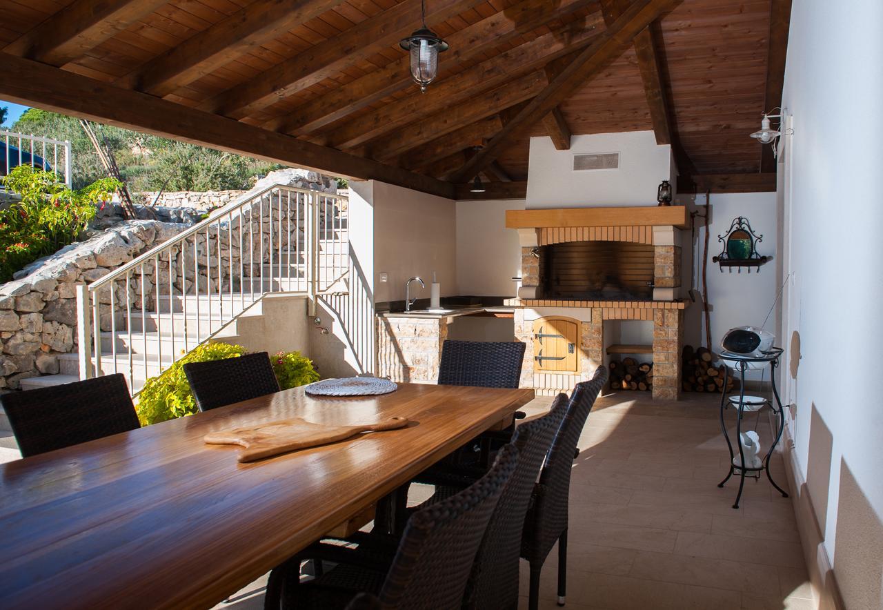 Luxury Villa Kate - In Lucice Bay With Turquoise Sea, Amazing Seaviews, And Heated Pool Milna  Eksteriør bilde