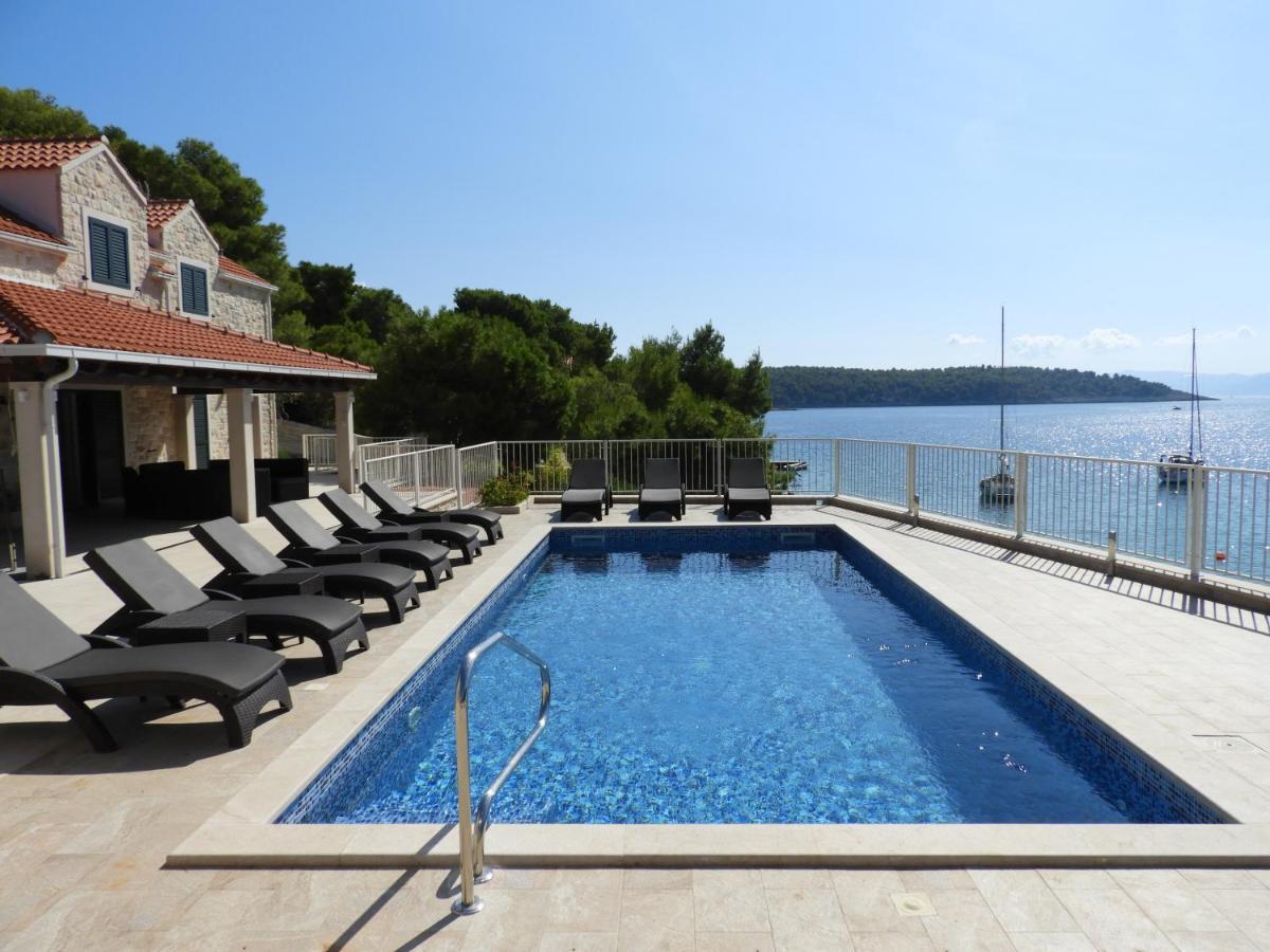 Luxury Villa Kate - In Lucice Bay With Turquoise Sea, Amazing Seaviews, And Heated Pool Milna  Eksteriør bilde